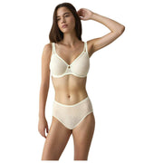 Triumph Signature Sheer Minimizer Bra - Ecru White